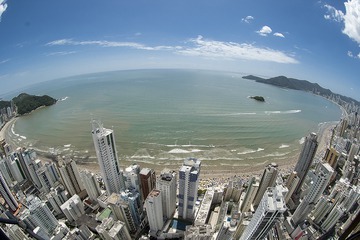 A beleza do litoral de Balneário Camboriú!