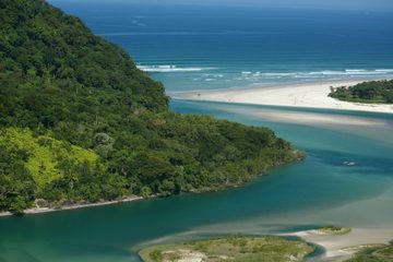 Águas salgadas e doces: as praias de Bertioga