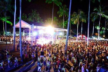 Outubro Folia Porto Seguro (BA): Uma das festas mais animadas da região