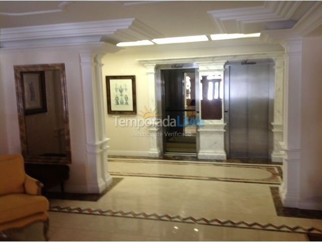 Apartamento para aluguel de temporada em Balneário Camboriú (Praia Central)