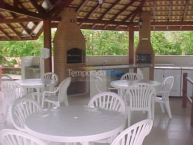 Apartamento para aluguel de temporada em Ubatuba (Praia das Toninhas)