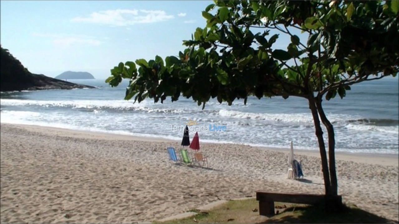 Casa para aluguel de temporada em São Sebastião (Praia da Boracéia)
