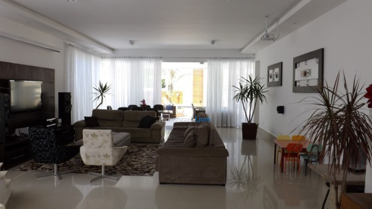 Casa para aluguel de temporada em Guarujá (Jardim Acapulco)