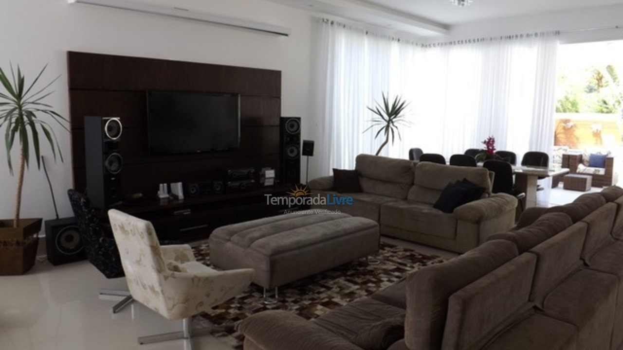 Casa para aluguel de temporada em Guarujá (Jardim Acapulco)