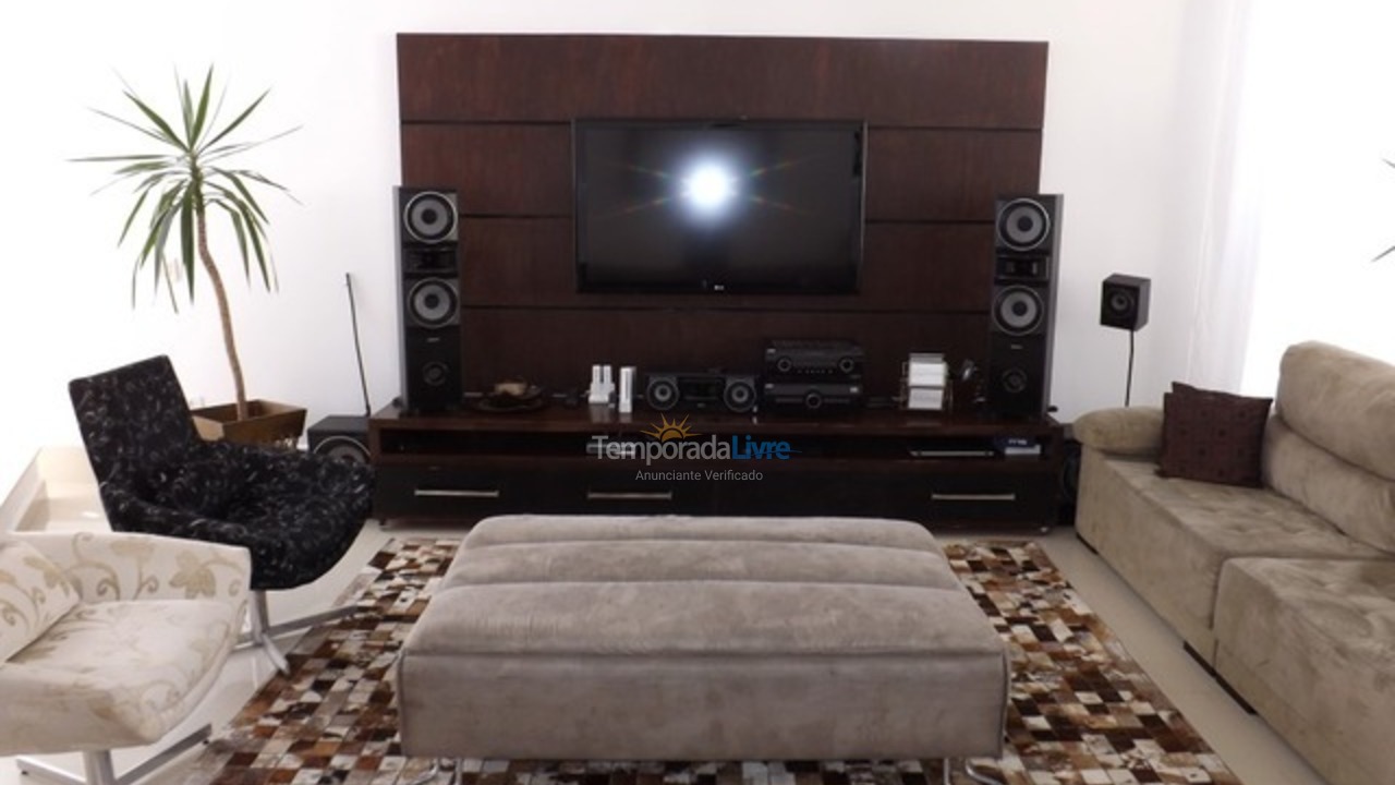 Casa para aluguel de temporada em Guarujá (Jardim Acapulco)