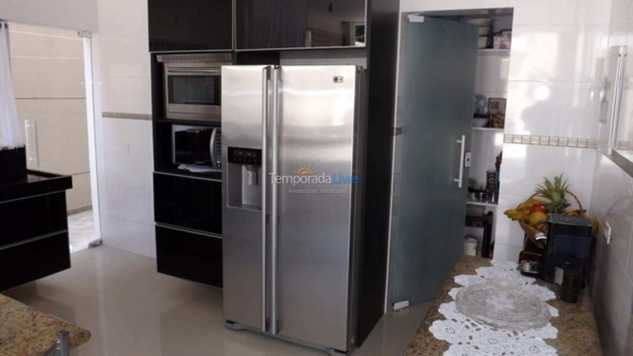 Casa para aluguel de temporada em Guarujá (Jardim Acapulco)