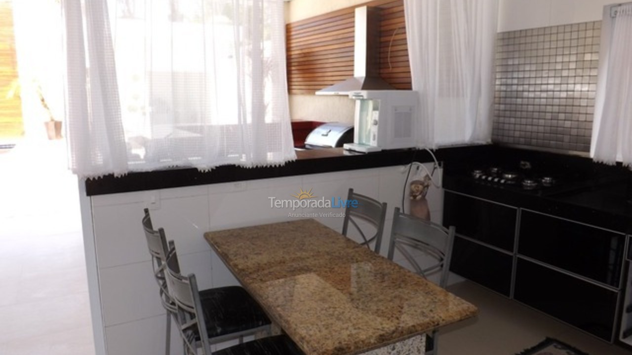 Casa para aluguel de temporada em Guarujá (Jardim Acapulco)