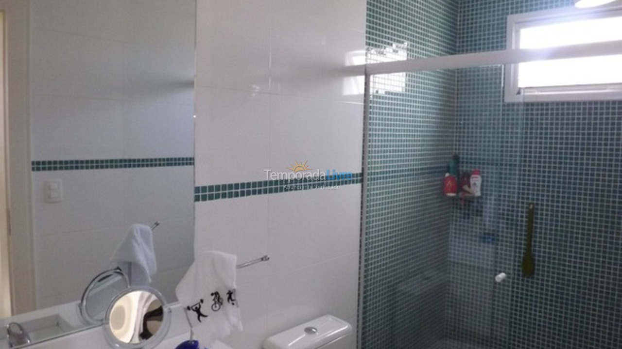 Casa para aluguel de temporada em Guarujá (Jardim Acapulco)