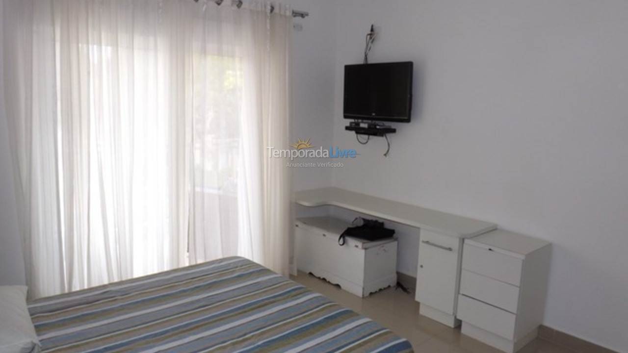 Casa para aluguel de temporada em Guarujá (Jardim Acapulco)