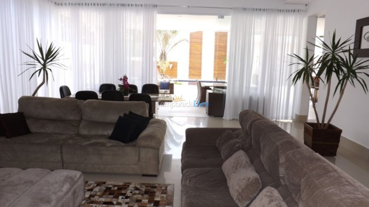 Casa para aluguel de temporada em Guarujá (Jardim Acapulco)