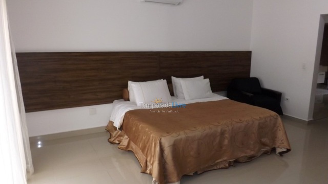 Casa para aluguel de temporada em Guarujá (Jardim Acapulco)