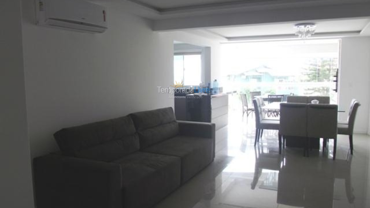 Casa para alquiler de vacaciones em Bombinhas (Praia de Bombas)