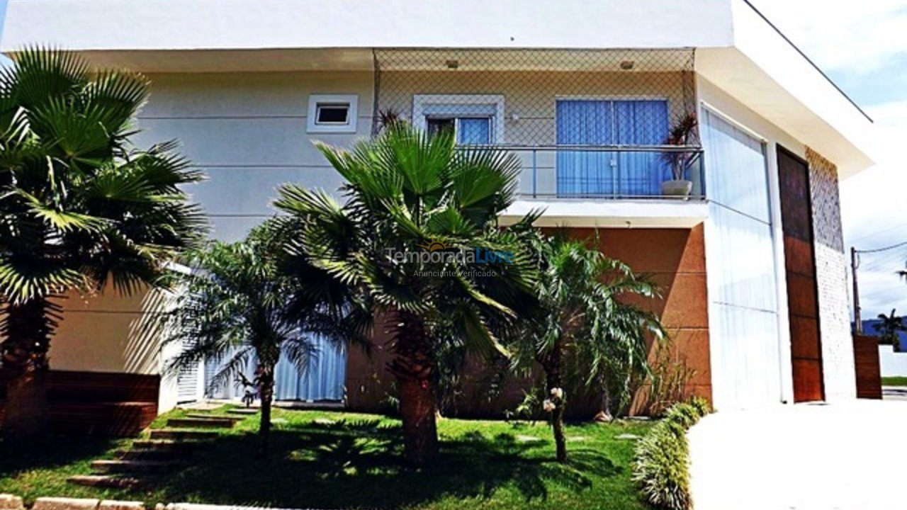 Casa para aluguel de temporada em Guarujá (Jardim Acapulco)