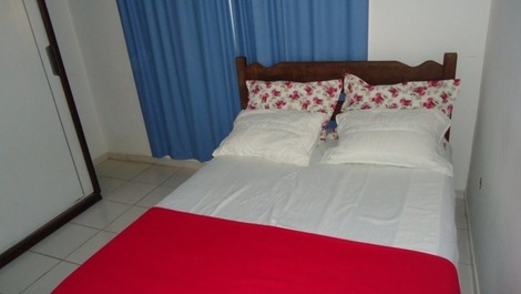 Apartamento 2 quartos para 6 pessoas a 50 mtros da praia do morro