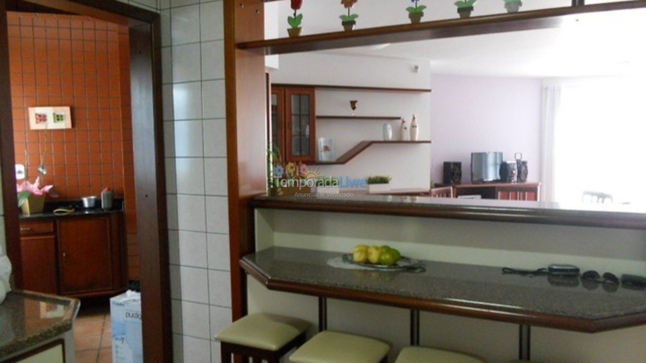 Apartamento para aluguel de temporada em Itapema (Centro)