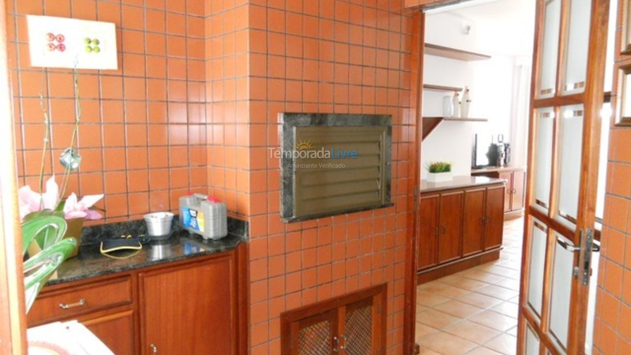 Apartamento para aluguel de temporada em Itapema (Centro)