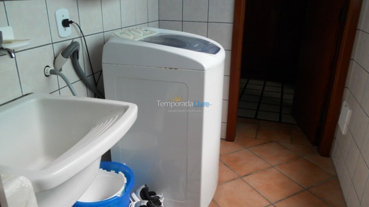 Apartamento para aluguel de temporada em Itapema (Centro)