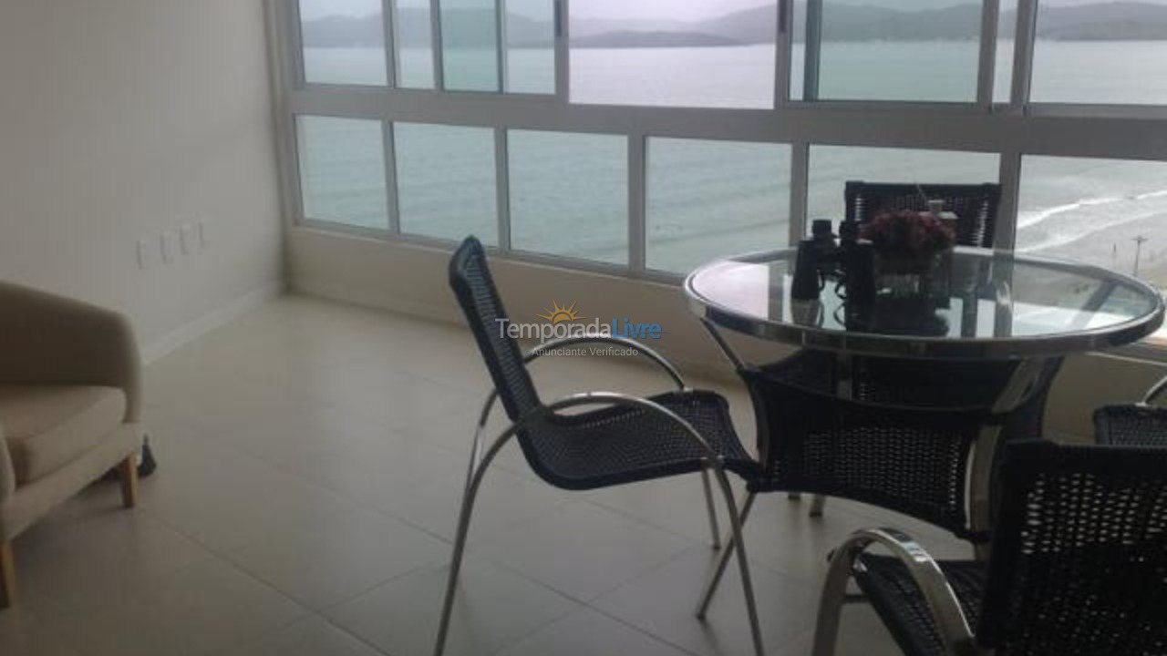 Apartamento para aluguel de temporada em Itapema (Meia Praia)