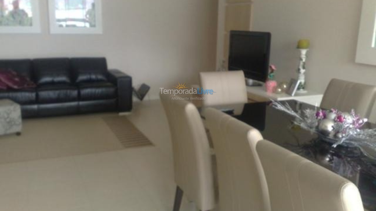 Apartamento para aluguel de temporada em Itapema (Meia Praia)