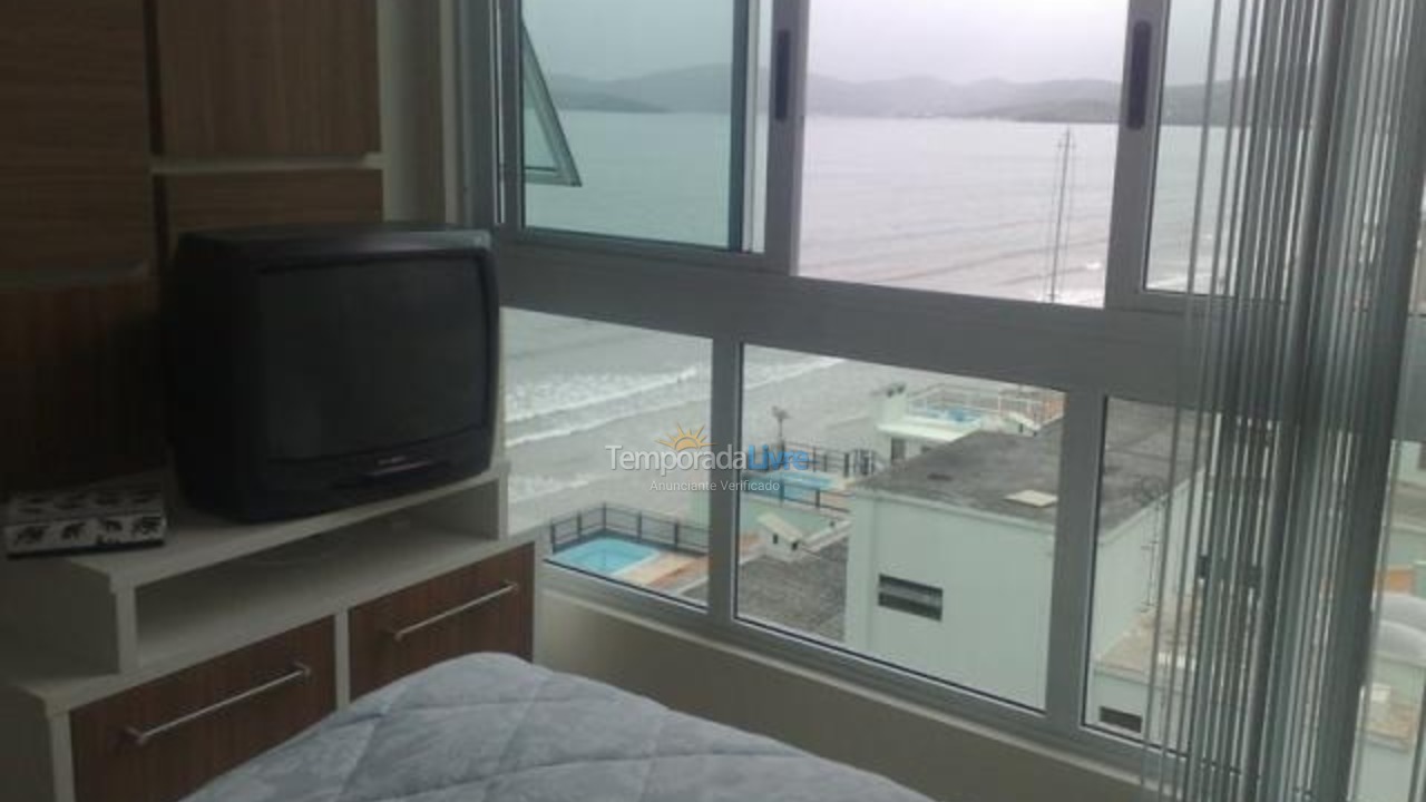 Apartamento para aluguel de temporada em Itapema (Meia Praia)