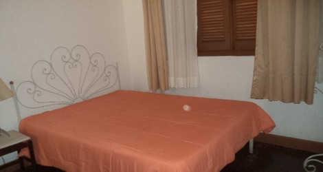 House 04 Dorms w / pool - close to the beach