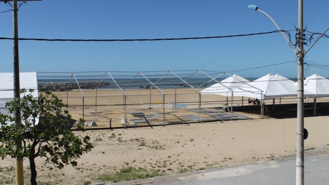 Apartamento para aluguel de temporada em Marataizes (Praia Central Frente Para O Mar)