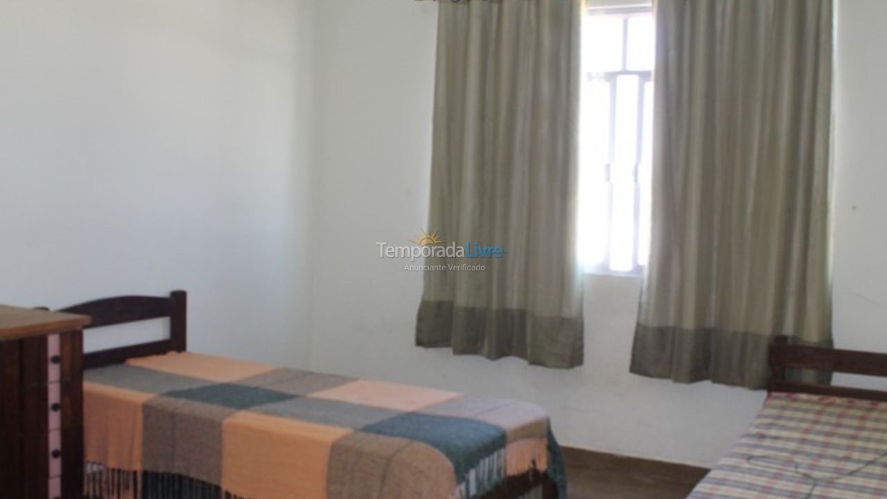 Apartamento para aluguel de temporada em Marataizes (Praia Central Frente Para O Mar)