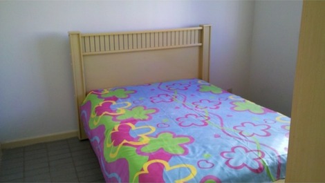 3 QUARTOS NA ORLA DE ATALAIA – ATÉ 6 PESSOAS – EXCELENTE LOCALIZAÇÃO