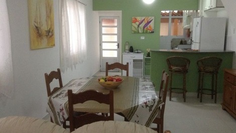 Casa en una urbanización cerrada frente a la playa en Praia Grande, Ubatuba.