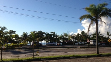 Casa en una urbanización cerrada frente a la playa en Praia Grande, Ubatuba.