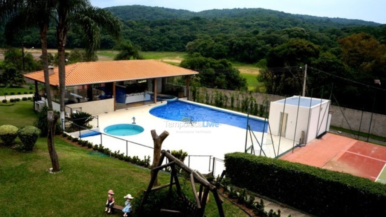 Granja para alquiler de vacaciones em Ibiúna (Condominio Sitio Lagos de Ibiuna)