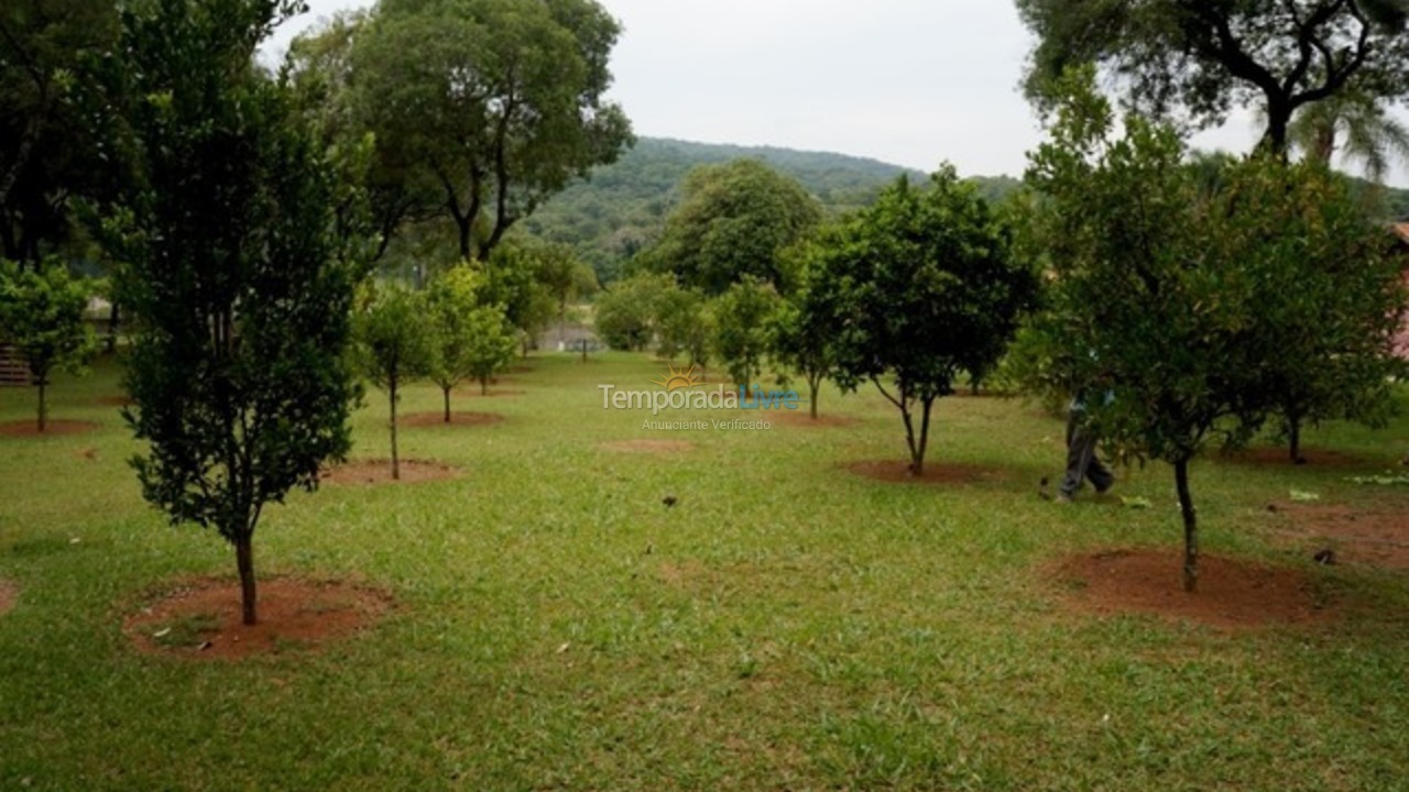 Granja para alquiler de vacaciones em Ibiúna (Condominio Sitio Lagos de Ibiuna)