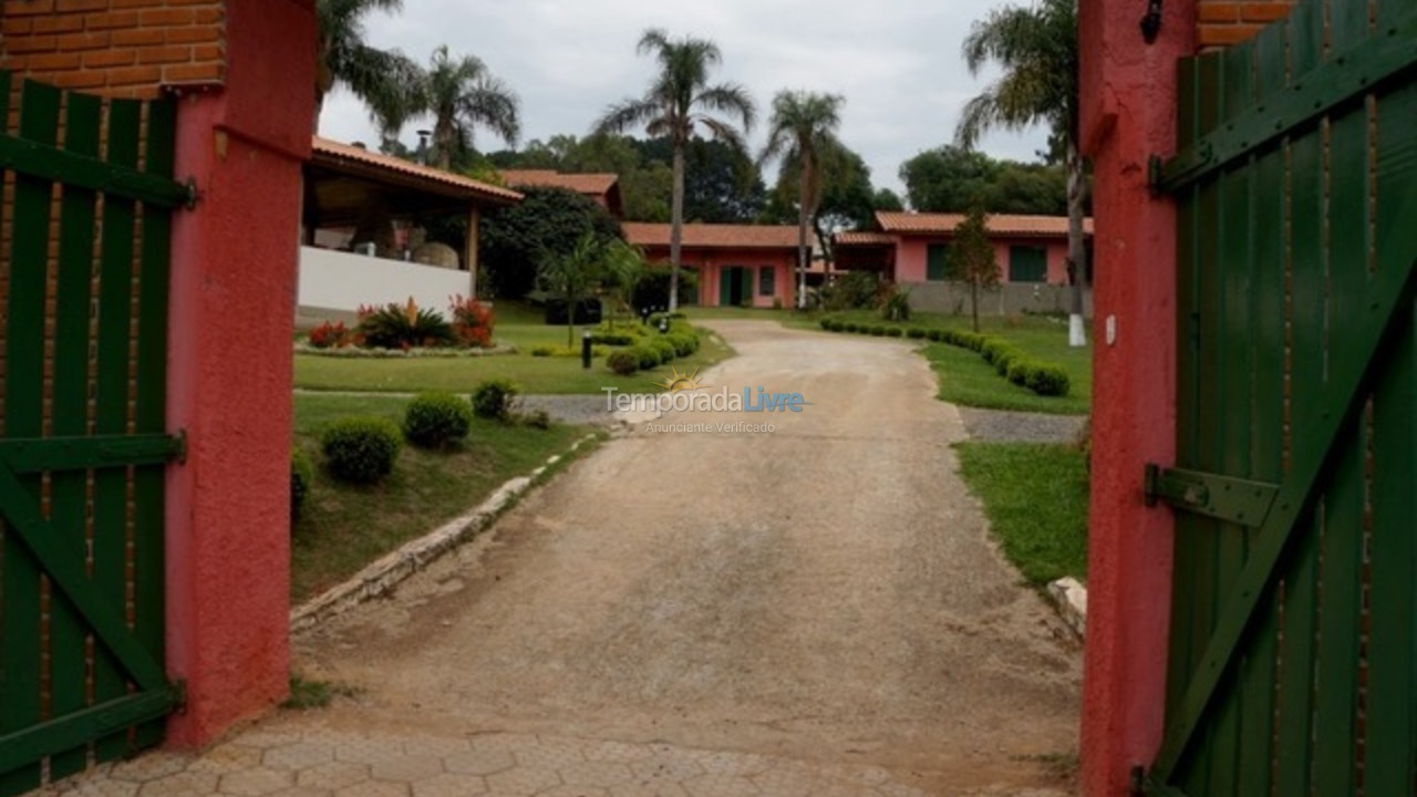 Granja para alquiler de vacaciones em Ibiúna (Condominio Sitio Lagos de Ibiuna)