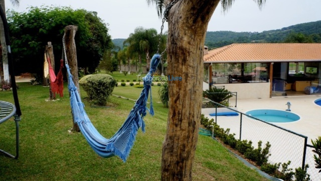 Granja para alquiler de vacaciones em Ibiúna (Condominio Sitio Lagos de Ibiuna)