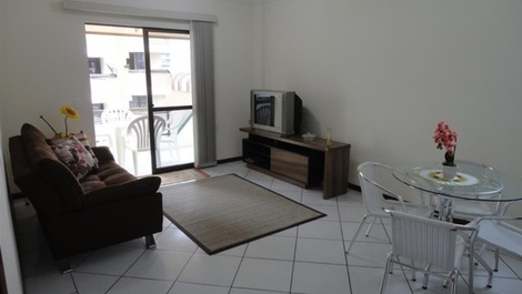 Apt 2 dormitorios Meia Praia - Itapema SC