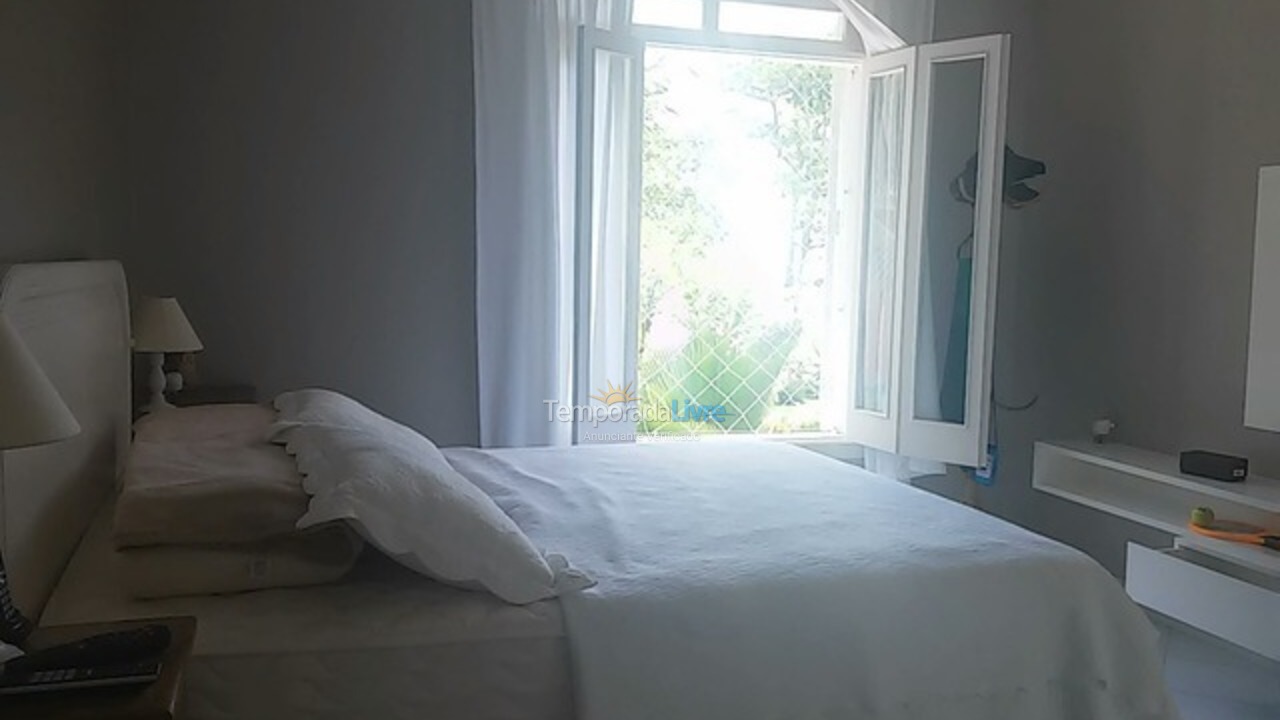 Casa para alquiler de vacaciones em São Sebastião (Praia da Baleia)