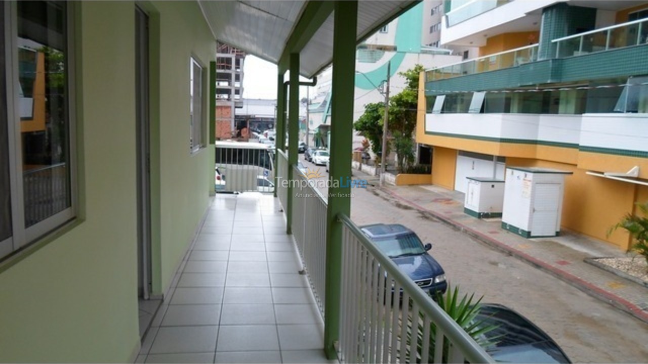 Casa para aluguel de temporada em Itapema (Meia Praia)