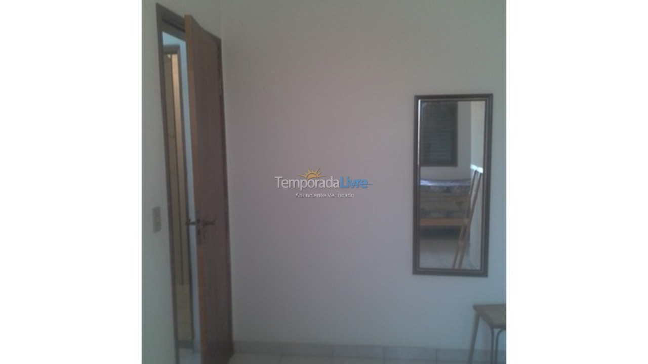 Apartamento para aluguel de temporada em Praia Grande (Praia do Caiçara)