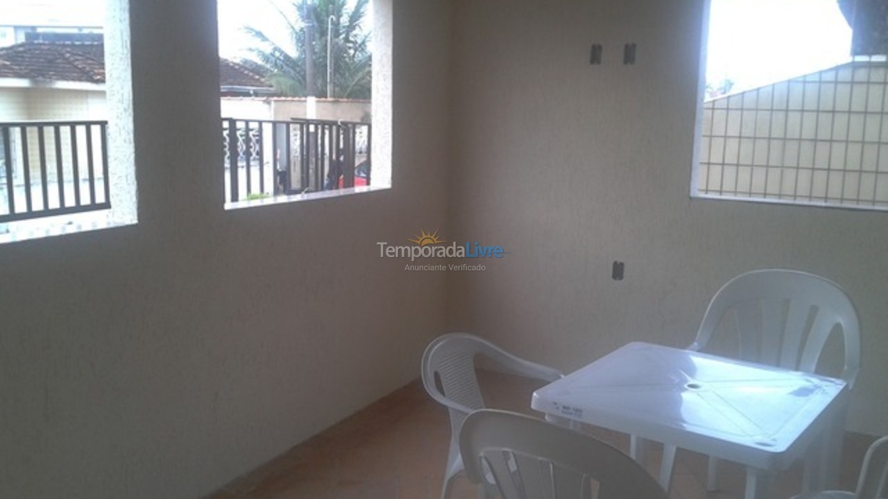 Apartamento para aluguel de temporada em Praia Grande (Praia do Caiçara)