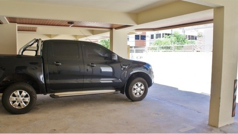 Vaga de garagem coberta
