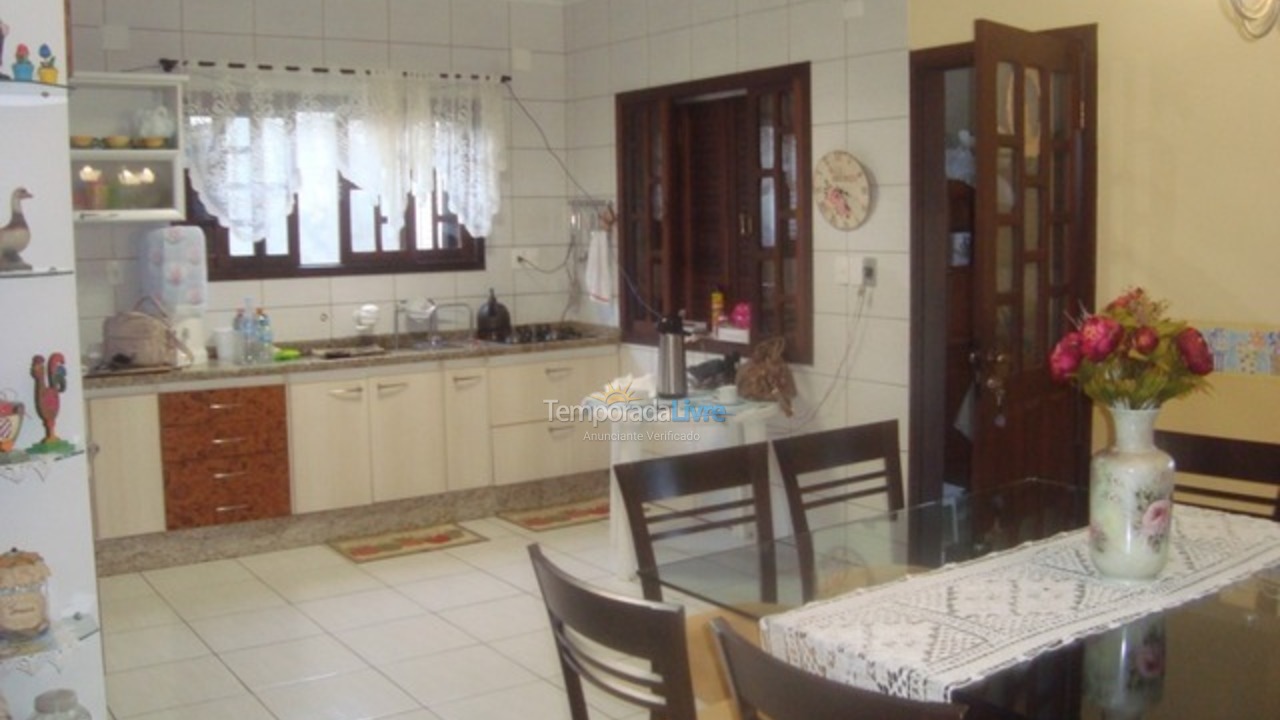 Casa para alquiler de vacaciones em Itajaí (Praia Brava)