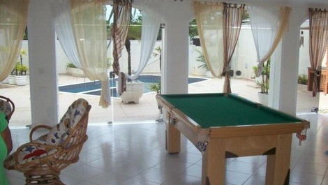 Excelente casa em Guarujá na praia da Enseada!!150 metros do mar