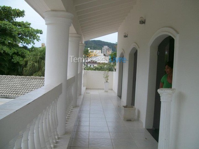 Casa para aluguel de temporada em Guarujá (Enseada)