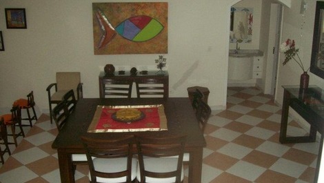 Excelente casa em Guarujá na praia da Enseada!!150 metros do mar