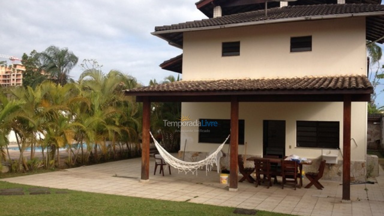 Casa para aluguel de temporada em Bertioga (Jardim Indaiá)