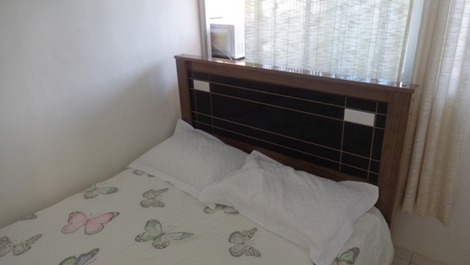 Apartamento 2 quartos para 6 pessoas a 50 mtros da praia do morro