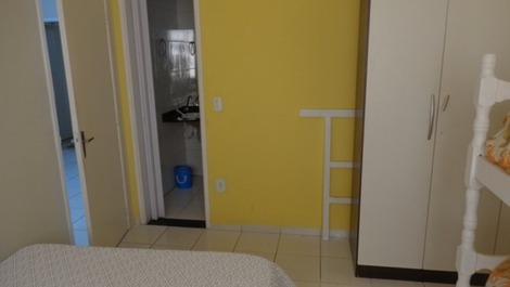 Apartamento 2 quartos para 6 pessoas a 50 mtros da praia do morro