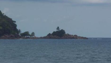 Estudio en Ubatuba-Pé na Areia-Cond.Wimbledon