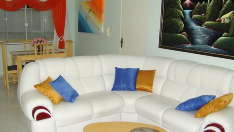 NEAR THE SEA WITH 03 DOUBLE BEDS