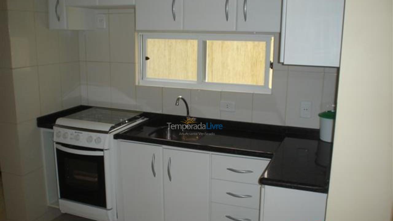 Apartamento para aluguel de temporada em Itapema (Meia Praia)